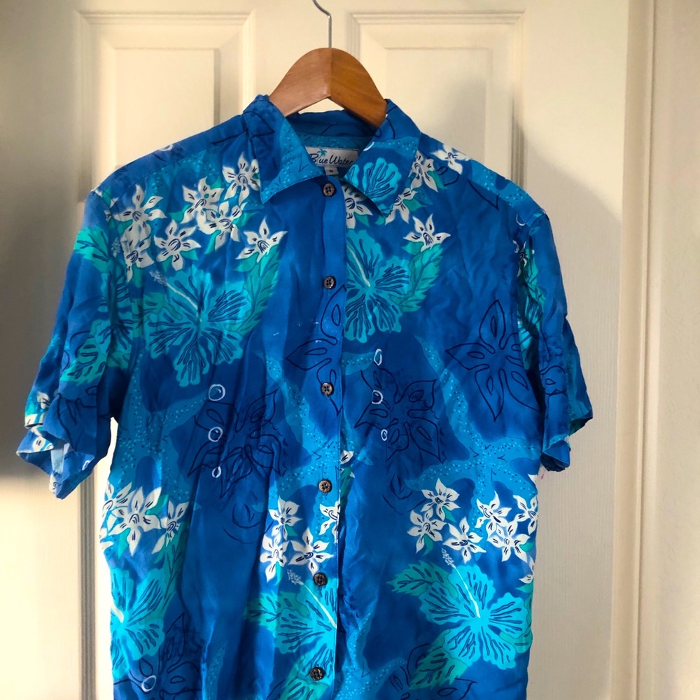 🌊 Vintage Hawaiian Shirt